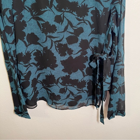 Forever 21 Contemporary Blouse Green Black Floral Wrap Side S - Picture 3 of 9